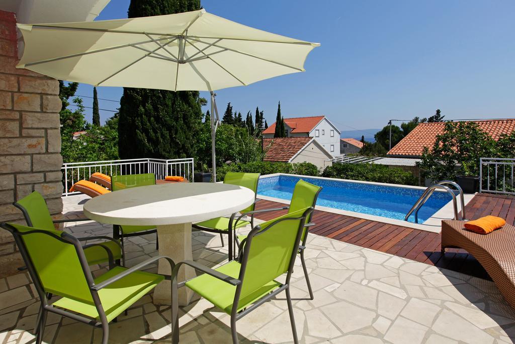 Vacation Home Villa Oleandra Бол Экстерьер фото