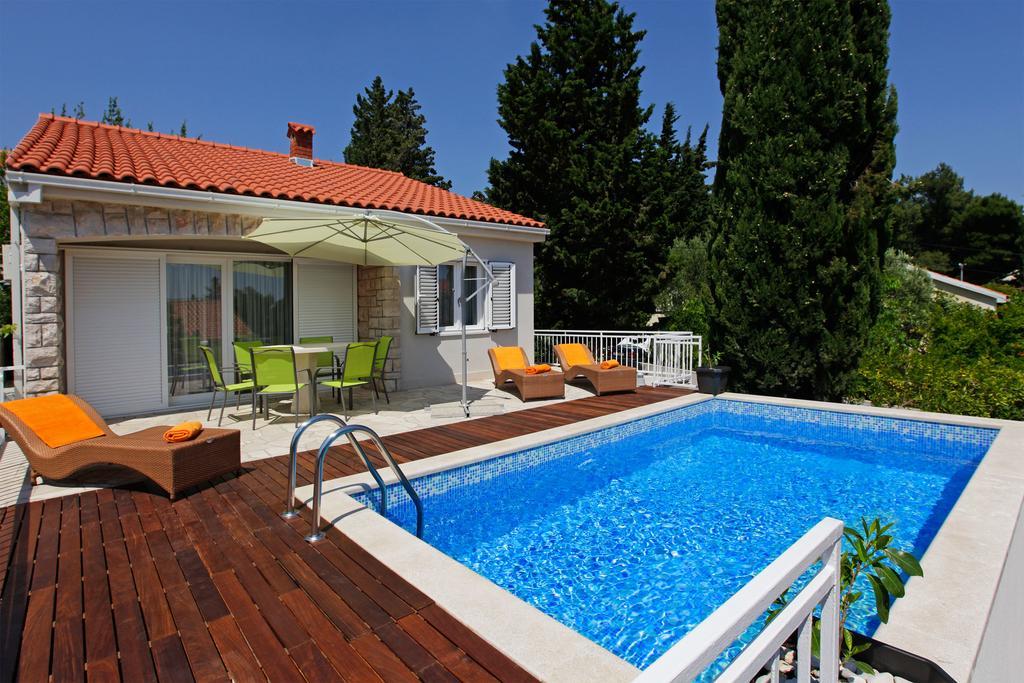 Vacation Home Villa Oleandra Бол Экстерьер фото